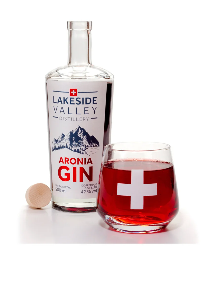 Die Schweiz im Glas — Aronia Dry Gin · Lake Side Valley